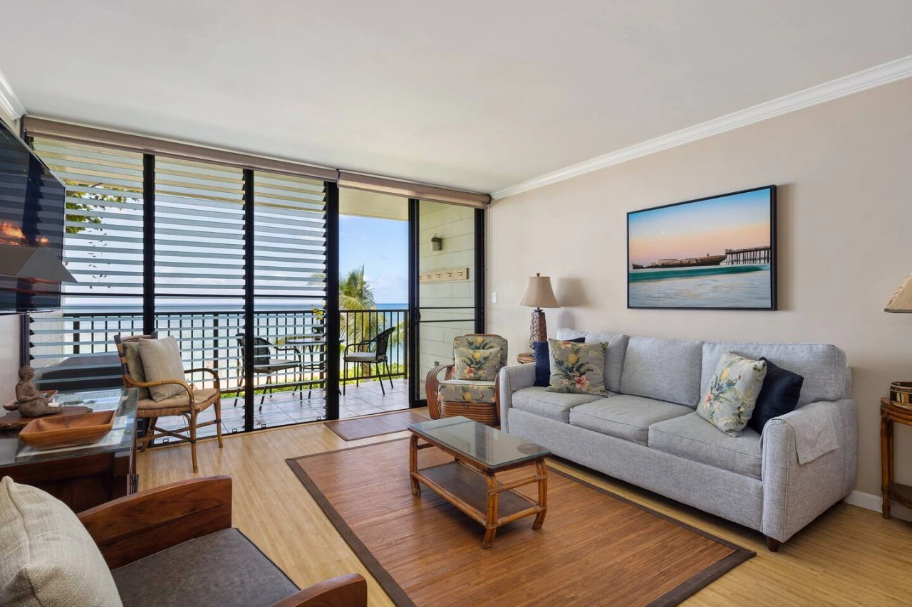 Private Beachfront Retreat in Haleiwa